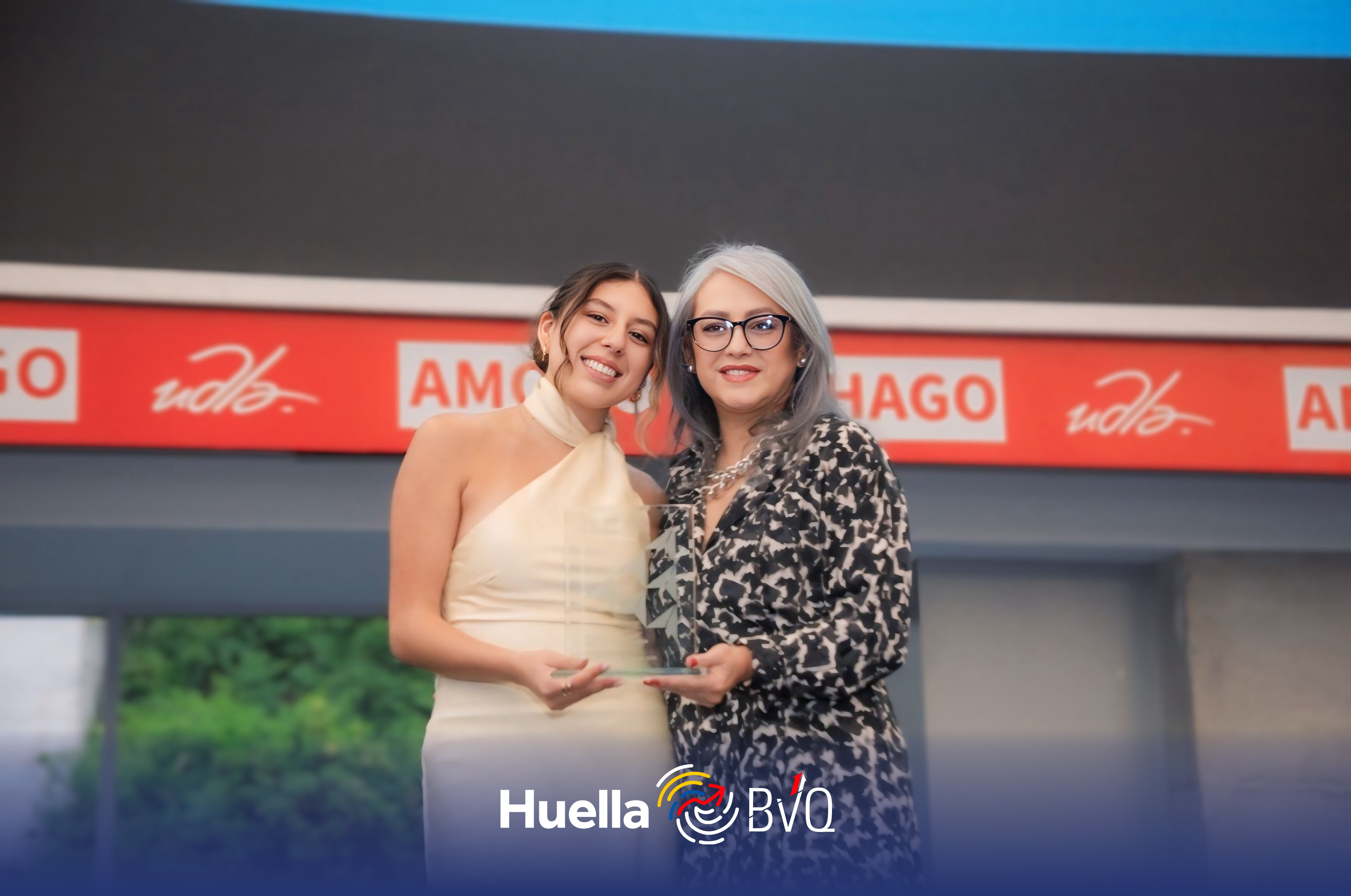 Jóvenes, emprendedores cierran con éxito
